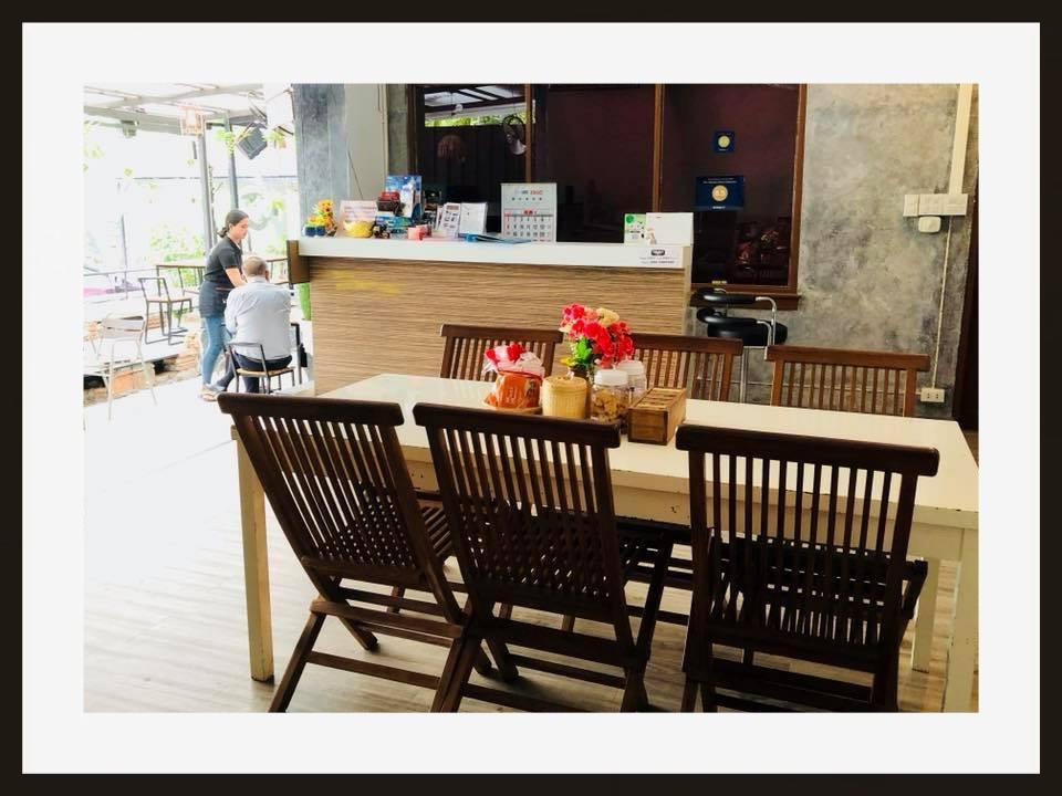 First 1 Boutique Hostel At Sukhumvit 1 Бангкок Экстерьер фото